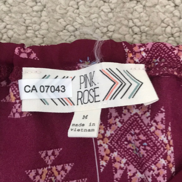 Pink rose tank. - Picture 3 of 3